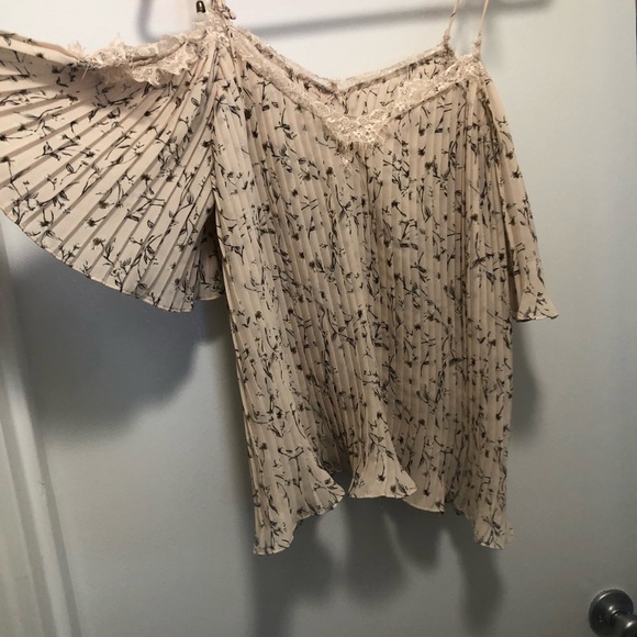 Boho Cold Shoulder Blouse - Picture 4 of 8